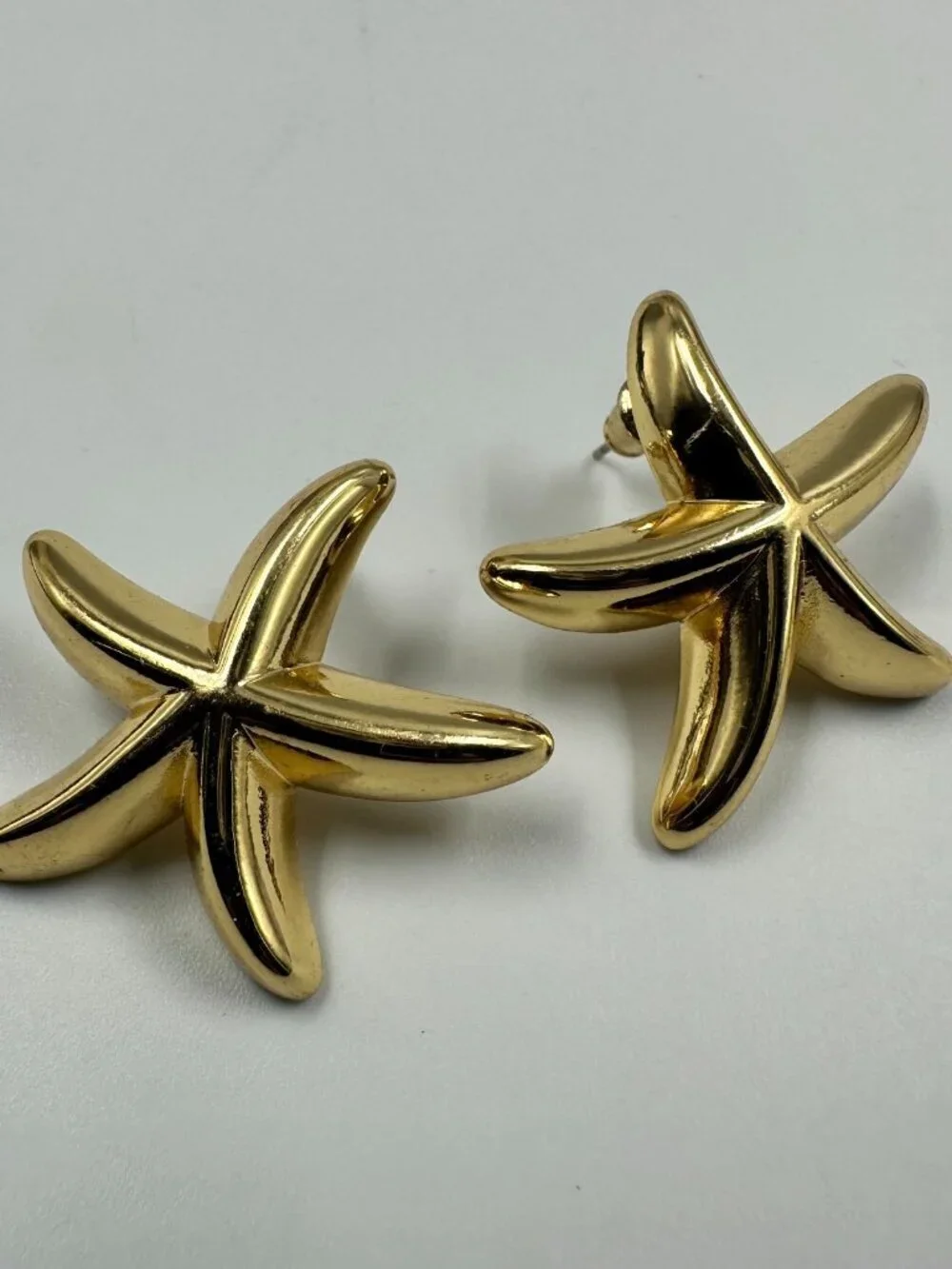 3/$30 Starfish Stud Earrings Gold Tone Pierced Post Nautical Sea Life